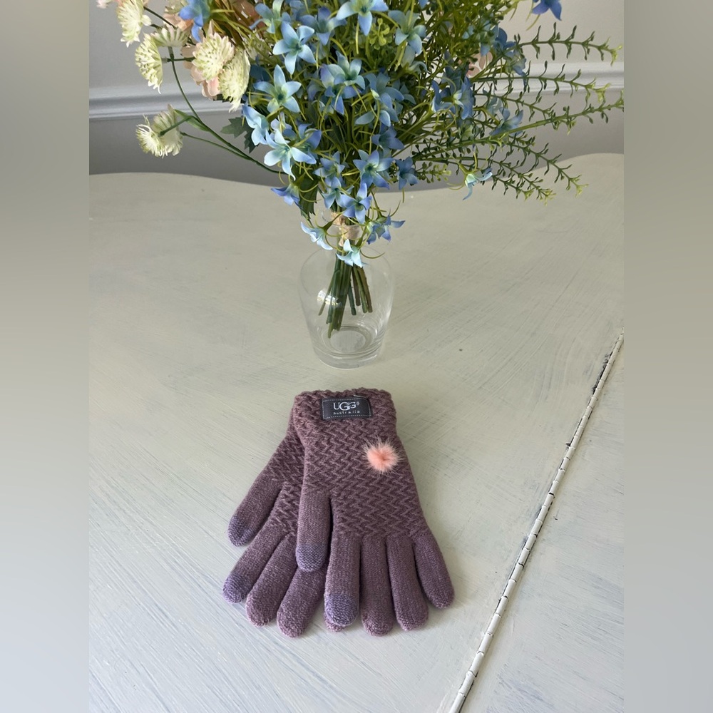 UGG Lavender Knit Gloves with Pom Pom